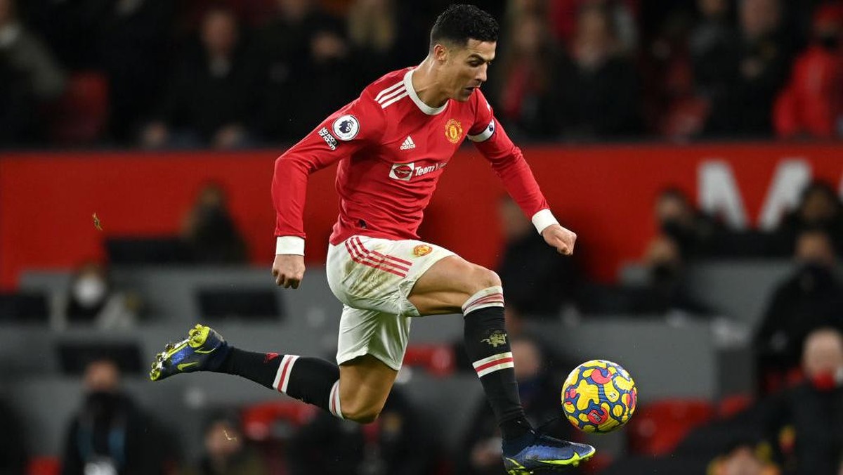 Cristiano Ronaldo dituduh sumber masalah di Manchester United. Foto: (Getty Images/Gareth Copley)