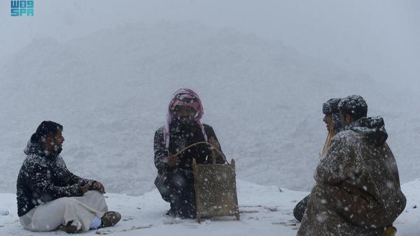 Foto: Pegunungan Tabuk Arab Saudi yang Tertutupi Salju