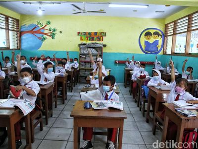Jakarta PPKM Level 2, PTM 100 Persen Tetap Digelar di DKI