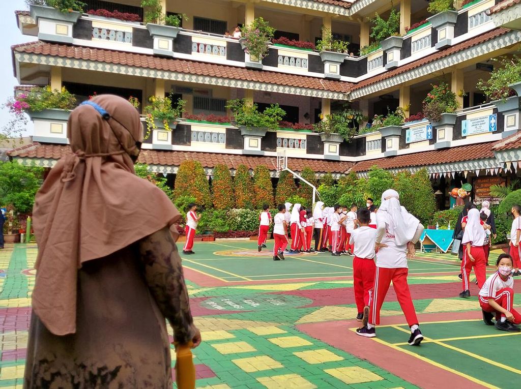 6 Pertimbangan Orang Tua Siswa SD Ini Dukung Sekolah Tatap Muka 100 Persen 6 Pertimbangan Orang Tua Siswa SD Ini Dukung Sekolah Tatap Muka 100 Persen