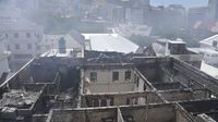 Penampakan Gedung Parlemen Afrika Selatan yang Hangus Dilalap Api