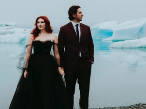 Viral Pengantin Wanita Pakai Gaun Hitam Saat Menikah