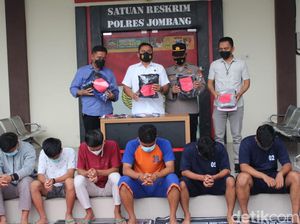 30 Pesilat Keroyok 5 Pemuda di Alun-alun Jombang, 3 Pelaku Dibui 30 Pesilat Keroyok 5 Pemuda di Alun-alun Jombang, 3 Pelaku Dibui