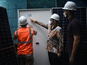 PLTS Atap Naik Daun, Outlet Juragan Atap Energi Surya Jadi Tren Bisnis