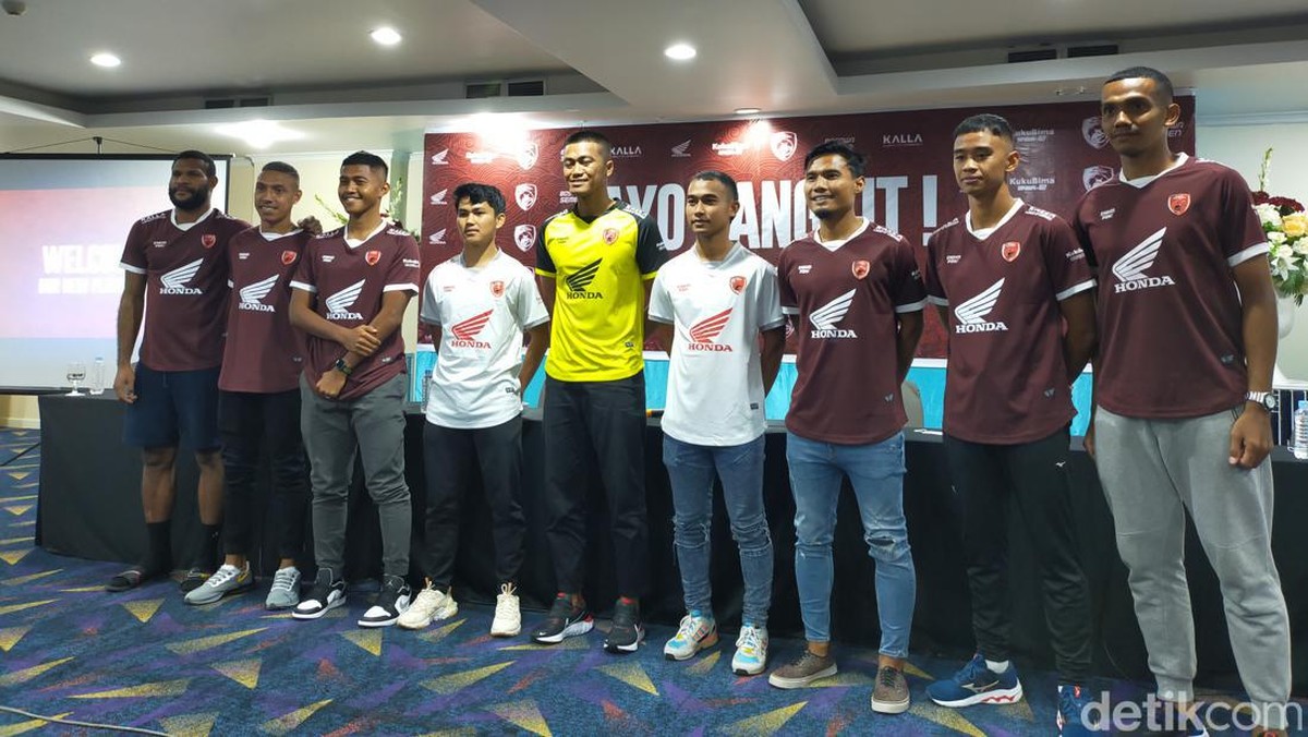 PSM Makassar memperkenalkan 10 pemain baru. (Foto: detikcom/Ibnu Munsir)