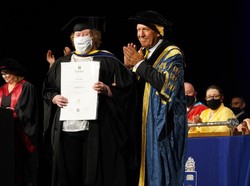 Rachel High Jadi Sarjana Pertama di Australia yang Hidup dengan Down Syndrome