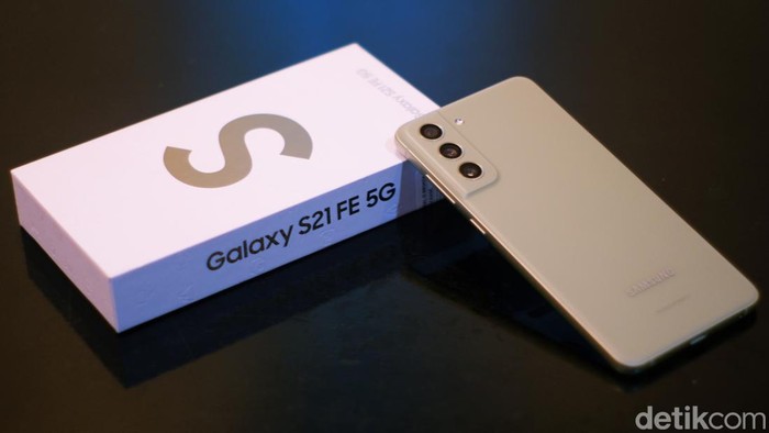Samsung Galaxy S21 FE Samsung Galaxy S21 FE
