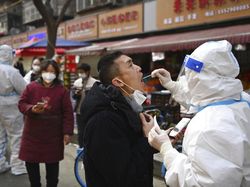 Warga Shanghai Ngamuk, Frustasi China Lockdown Melulu
