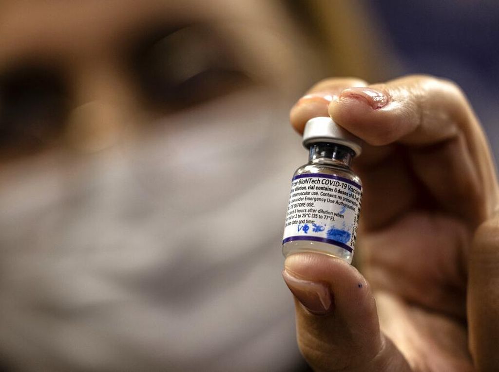 Widih! AS Mulai Sarankan Vaksin Pfizer-Moderna Dosis Keempat