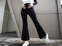 Bergaya Kekinian, Brand Jeans Lokal Ini Bisa Bikin Kamu Tampil WAUW