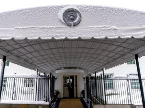 Ini Material Pagar Gedung Putih yang Tak Roboh Meski Ditabrak Mobil Ngebut Ini Material Pagar Gedung Putih yang Tak Roboh Meski Ditabrak Mobil Ngebut