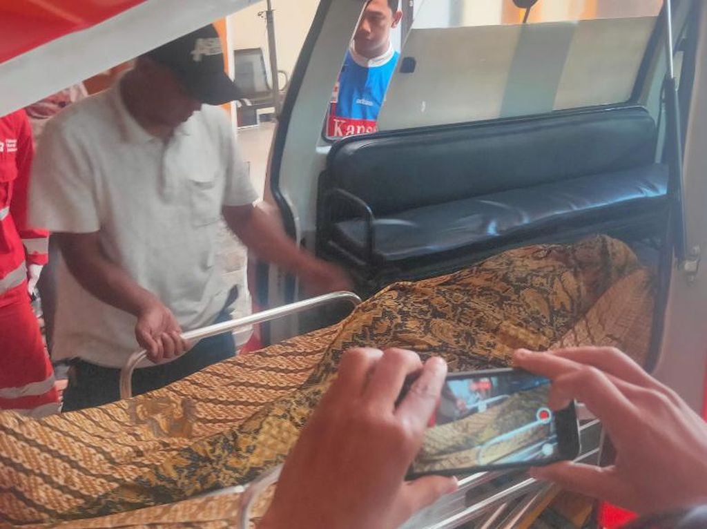 Anak Bunuh Bapak di Malang Dipicu Suara Berisik Renovasi Rumah Anak Bunuh Bapak di Malang Dipicu Suara Berisik Renovasi Rumah