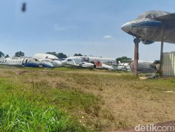 Siapa Pemilik Bangkai Pesawat yang Berserakan di Lahan Kosong Bogor?
