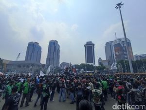 Driver Ojol Demo Menhub Soal Payung Hukum, Pengamat: Salah Sasaran