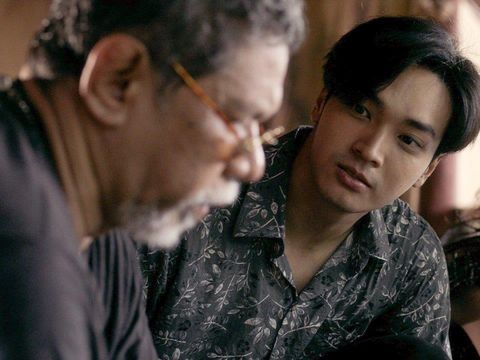 Oabnithi Wiwattanawarang (Oab) sebagai Top dalam drama Thailand Forbidden.