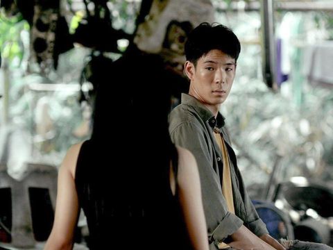 Krissanapoom Pibulsonggram (Jaylerr) sebagai Kan dalam drama Thailand Forbidden.