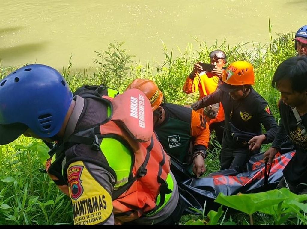 2 Santri Hanyut di Sungai Elo Magelang, 1 Ditemukan Tewas
