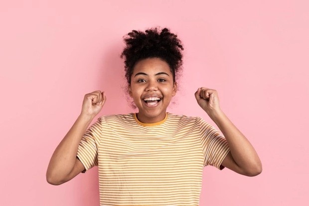 Ilustrasi bahagia menjalani hidup/ Foto: Freepik.com