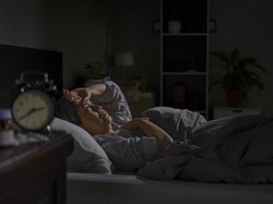 Semakin Banyak Orang Terbangun Jam 3 Pagi, Pakar Ungkap Penyebabnya