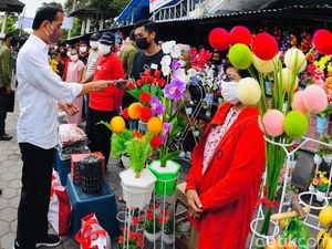 Minta Pedagang Pasar Purwodadi Patuhi Prokes, Jokowi: Saya Pakai Masker