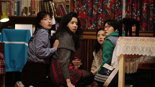 Kim Mi-soo sebagai Yeo Jung-min dalam Snowdrop (2021).