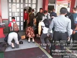 11 Napi Kasus Balon Udara di Ponorogo Bebas, Keluarga Menangis Histeris