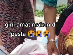 Nasi Ditaruh Dalam Karung, Begini Tradisi Makan Saat Pesta Adat Batak