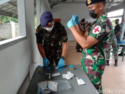 Ratusan Prajurit Lantamal X Jayapura Dites Urine