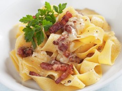 Resep Fettucine Carbonara ala Restoran yang Gampang Dibuat