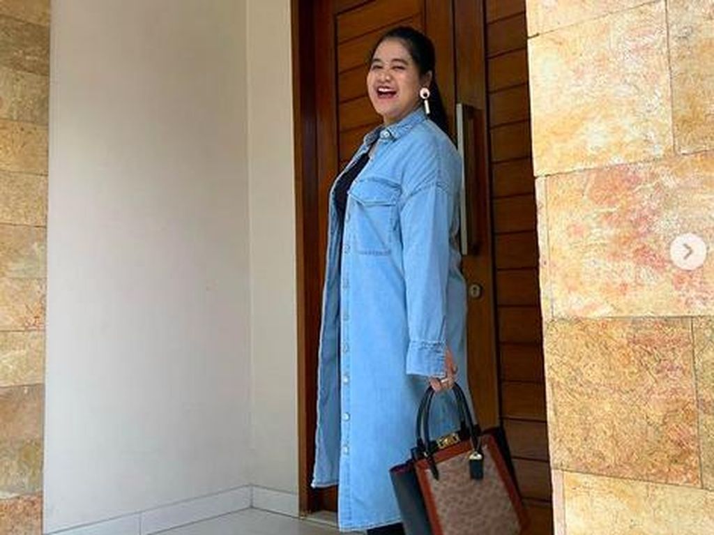 Intip Koleksi Sepatu Kahiyang Ayu yang Harganya Bikin Kaget Intip Koleksi Sepatu Kahiyang Ayu yang Harganya Bikin Kaget