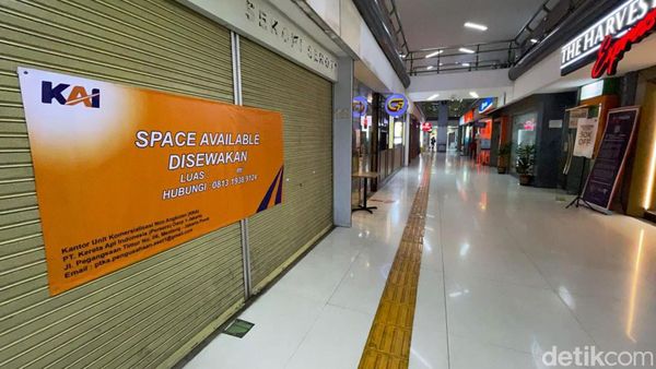 Sepi Pengunjung, Kios di Stasiun Gambir Banyak Tutup Sementara