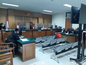 Suap-Jual Beli Jasa Parkir, Kadishub Cilegon Divonis 2 Tahun Penjara