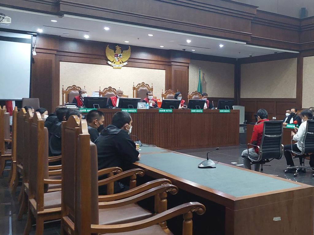 Terbukti Korupsi, 2 Terdakwa Kasus ASABRI Divonis 10 dan 13 Tahun Penjara Terbukti Korupsi, 2 Terdakwa Kasus ASABRI Divonis 10 dan 13 Tahun Penjara