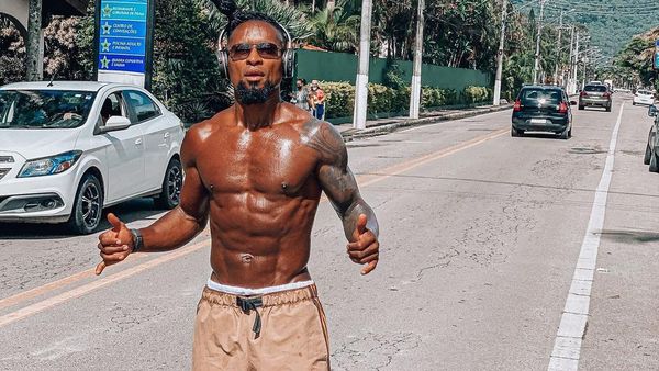 Foto: Kasih Tantangan ke Ronaldo, Ze Roberto Kini Kekarnya kayak Gini