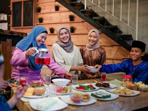 Ajaran Islam Untuk Menjamu Tamu dengan Makanan yang Baik