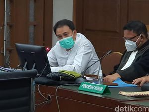 Azis Syamsuddin Nangis Bilang ke Saksi Meringankan: Titipan Allah buat Saya Azis Syamsuddin Nangis Bilang ke Saksi Meringankan: Titipan Allah buat Saya