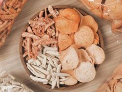 Unik, Usaha Bakso Goreng Ini Punya Varian Green Tea hingga Salted Egg