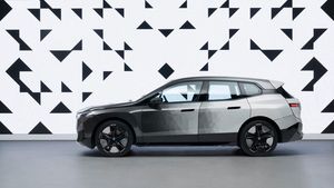 Mobil Ini BIsa Berubah Warna Sesuai Mood Pengendara, Kok Bisa?