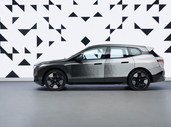 Mobil Ini BIsa Berubah Warna Sesuai Mood Pengendara, Kok Bisa?