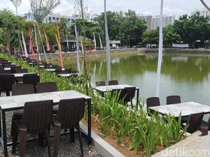 Wisata Kuliner di Pinggir Danau, Cinere Punya! Wisata Kuliner di Pinggir Danau, Cinere Punya!