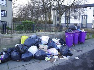 Duh, Sampah Numpuk di Inggris Imbas Kekurangan Staf Gegara Corona