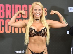 Petinju Seksi Ini Guyon, Payudara Makin Besar Habis Vaksin Pfizer