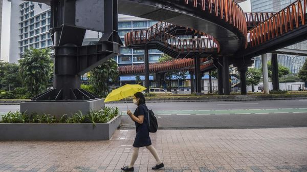 Hampir Rampung, Begini Penampakan JPO Pinisi di Sudirman