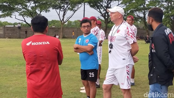 Joop Gall selaku pelatih baru PSM Makassar