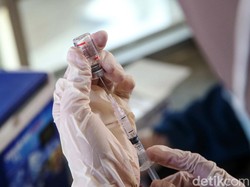 Ratusan Ribu Vaksin COVID-19 Kedaluwarsa, Menkes Angkat Bicara