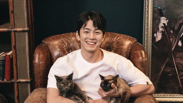 Kim Min Kyu merupakan sosok penyayang kucing