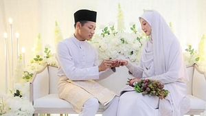 10 Foto Pernikahan Viral Mantan Murid dan Guru, Cinta Berawal dari Reuni