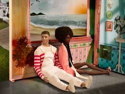 Balmain dan Barbie Kolaborasi, Hadirkan Koleksi Baju Genderless