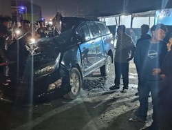 Kepala Desa Tewas dalam Kecelakaan Mobil Vs Bus di Jalan Lintas Sumatera