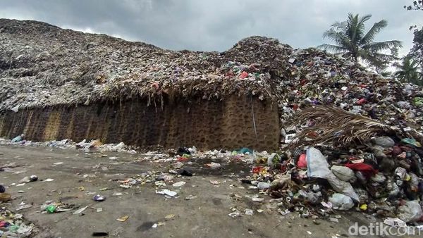 Ngeri Lur! TPA Sampah Magelang Overload